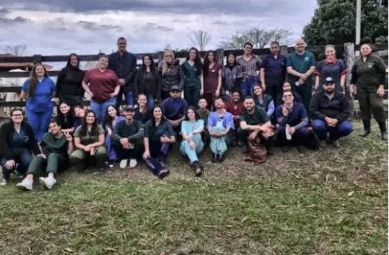 Turma de Medicina Veterinária da Faculdade Campos Salles em imersão prática no CTABRAVO - Centro de Treinamento Agropecuária em Salto de Pirapora